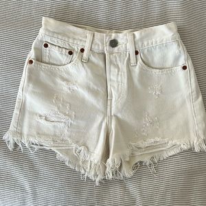 Levi’s high waisted white shorts